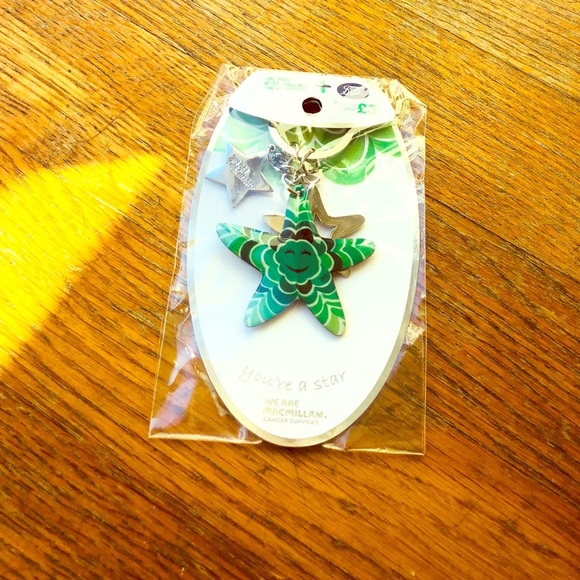 Cute McMillan Cancer Keychain - Picture 1 of 3